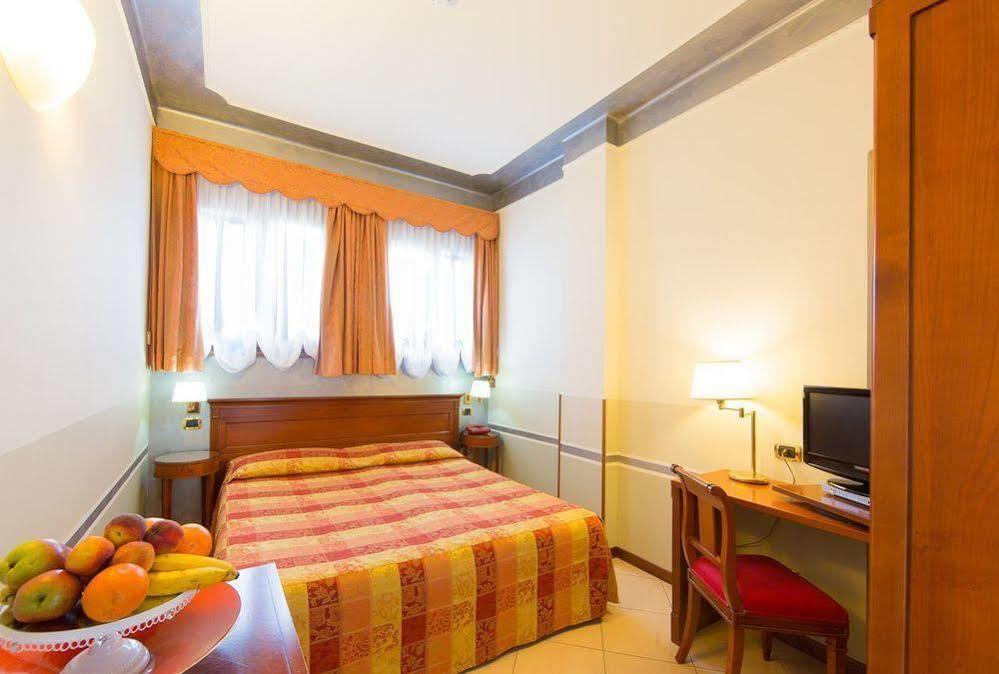 Hotel Londra Alexandrie Extérieur photo